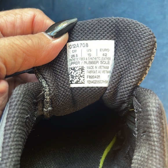 Woman’s ASICS black athletic shoes size 10 - Picture 3 of 3